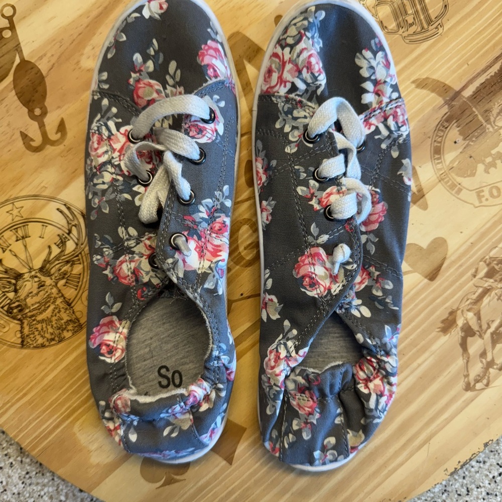 SO Women's Floral Gray Sneakers
